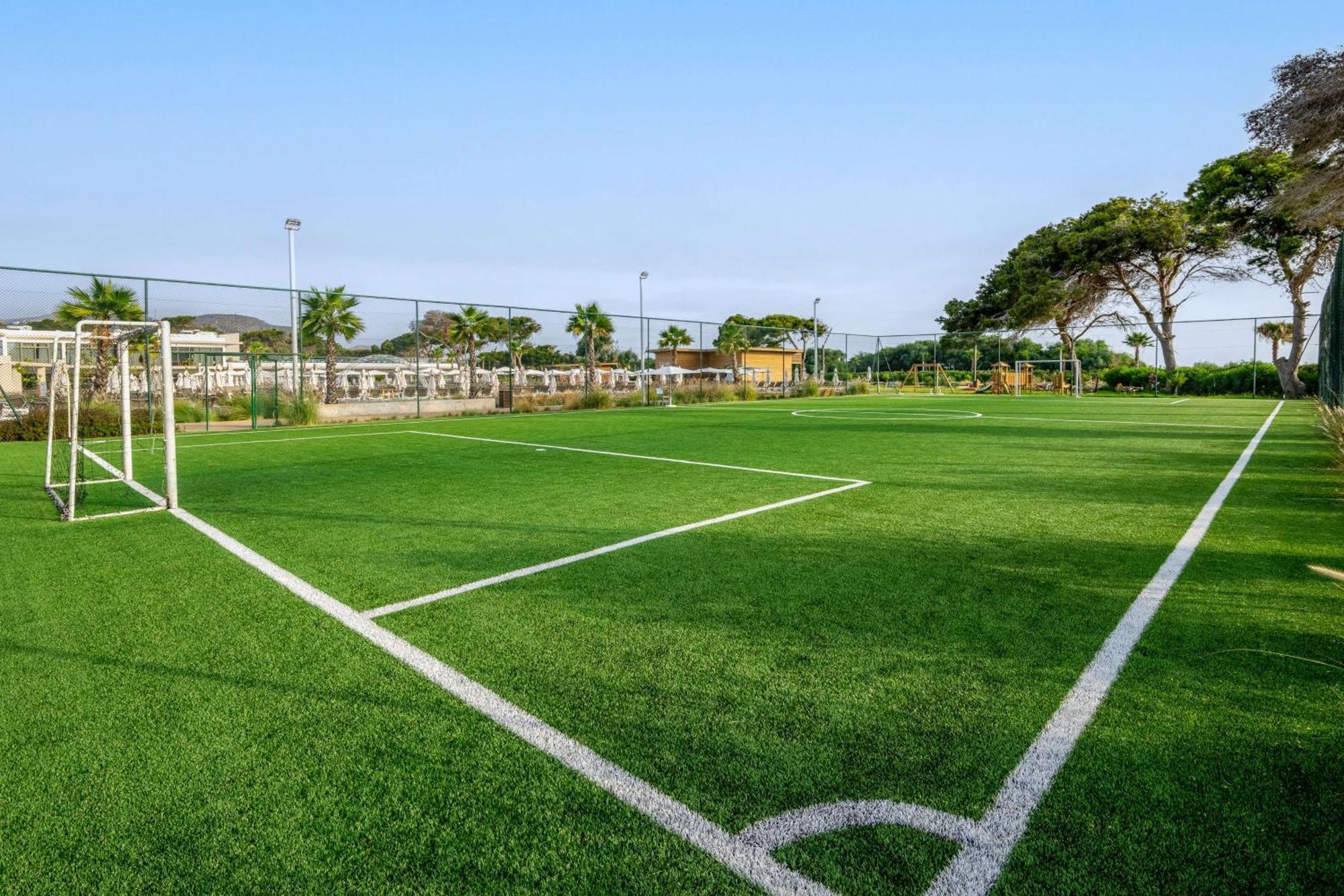 Radisson Blu Resort Al Hoceima Ngoại thất bức ảnh The training ground