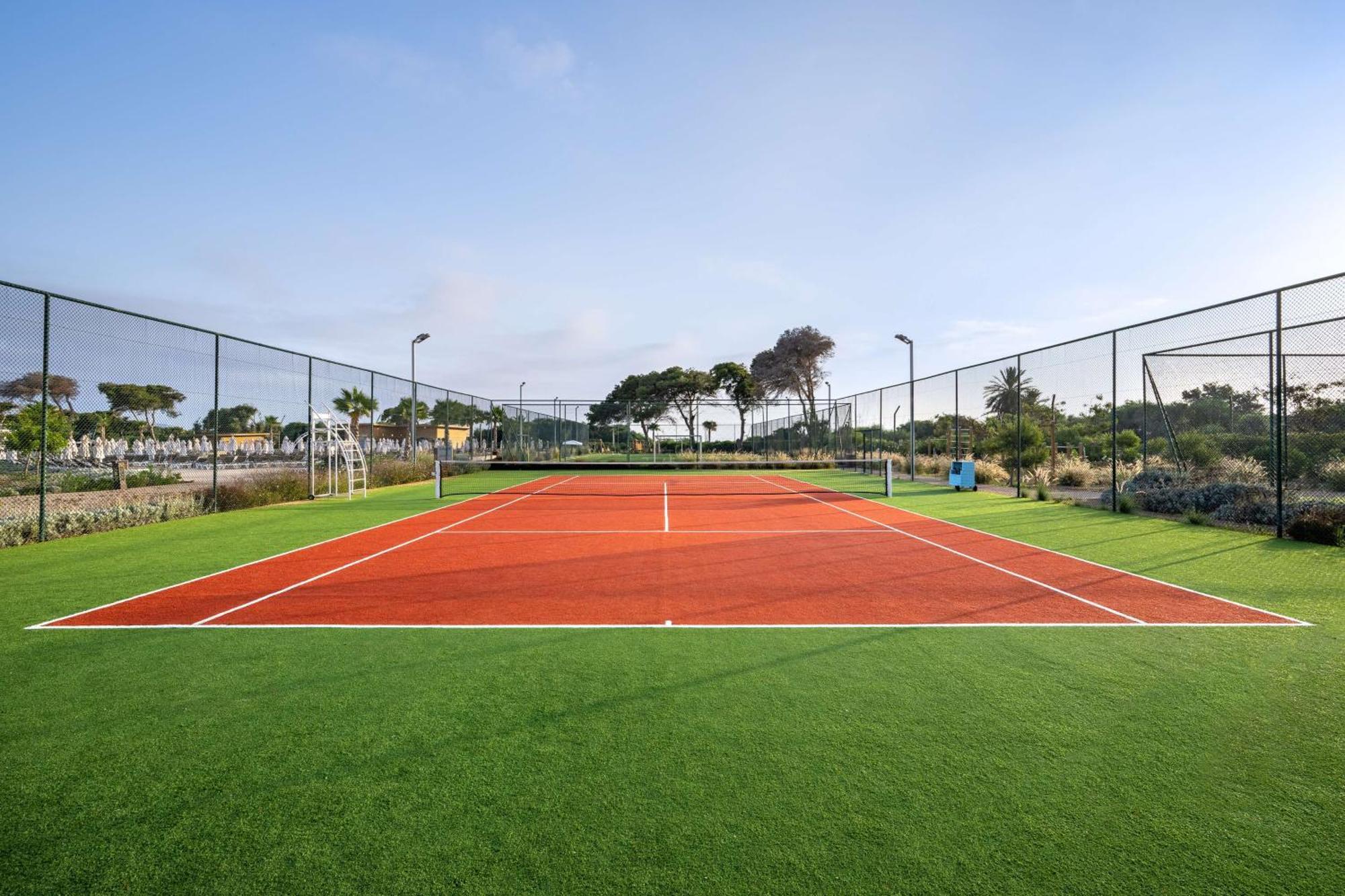 Radisson Blu Resort Al Hoceima Ngoại thất bức ảnh Tennis court