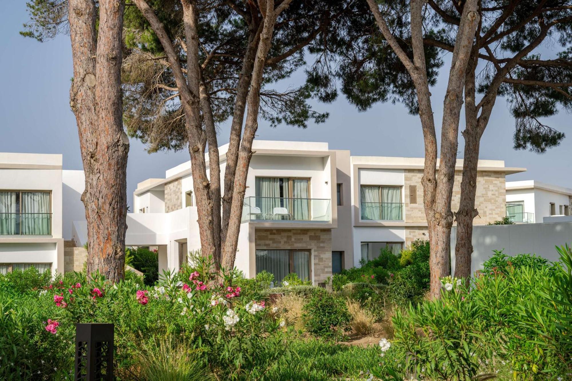 Radisson Blu Resort Al Hoceima Ngoại thất bức ảnh The hotel in 2012