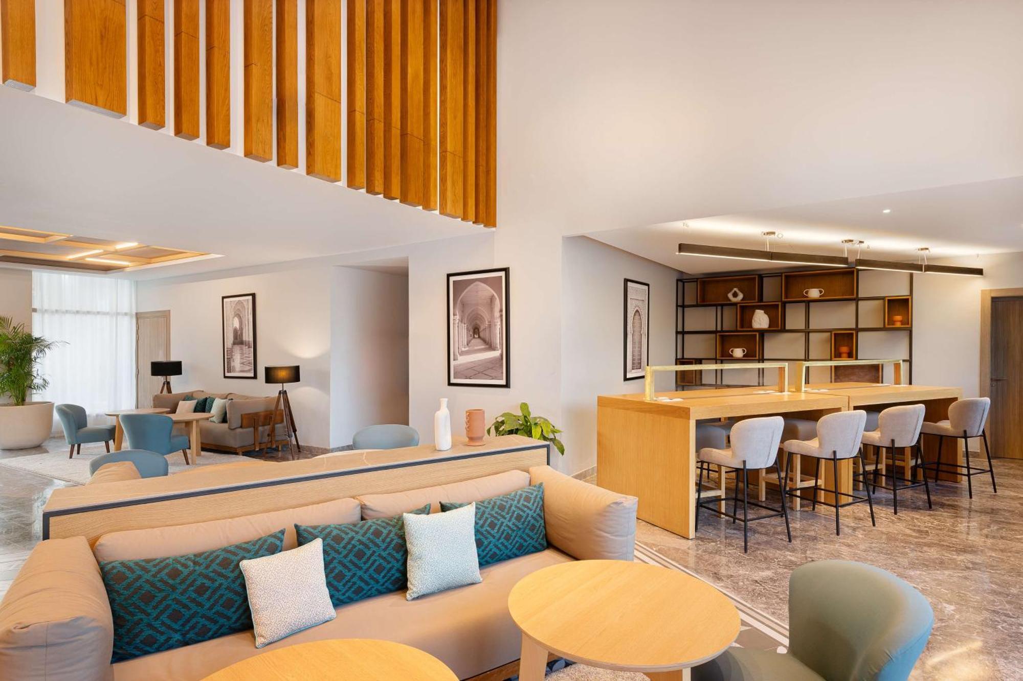 Radisson Blu Resort Al Hoceima Ngoại thất bức ảnh The lounge at the airport